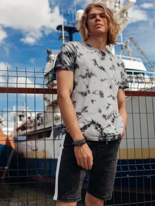 Jednoduché pohodlné čierne kraťasy