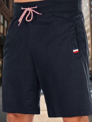 Pohodlné granátové kraťasy s logom