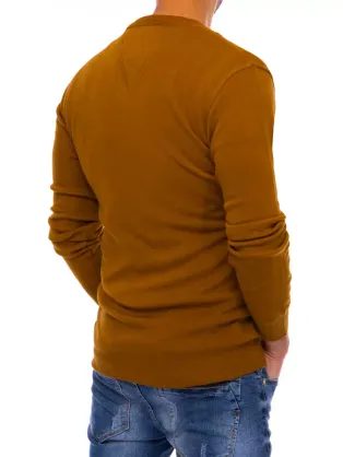 Kamelový sveter s véčkovým výstrihom