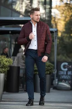 Stílusos sneaker elegáns férfi megjelenéshez