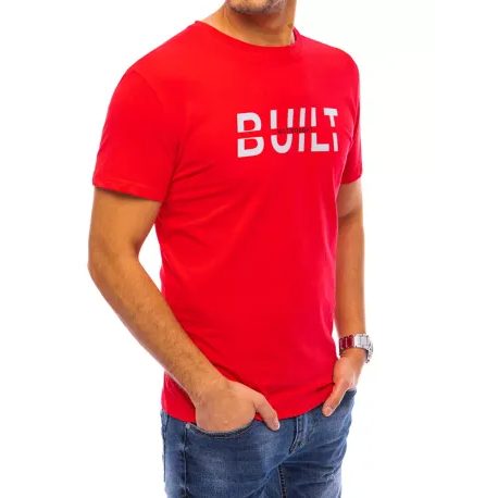 Červené tričko s nápisom Built