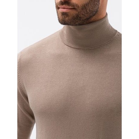 Hnedý sveter s golierom E179