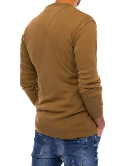 Hnedý sveter s véčkovým výstrihom