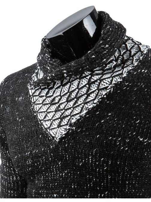 Atraktívny čierny sveter so záplatami