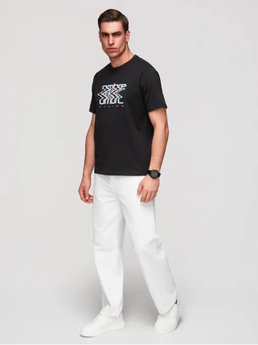 Trendy čierne tričko s nápisom v 3D efekte V1 TSPT-0286