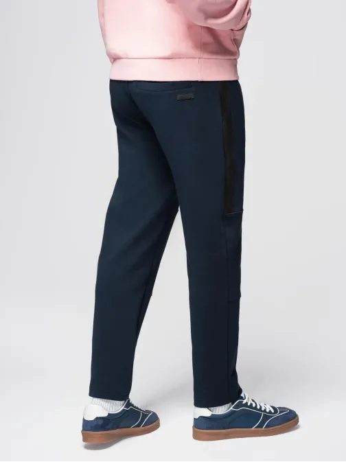 Tmavo-modré tepláky s prešívaním V2 OM-PASK-0281