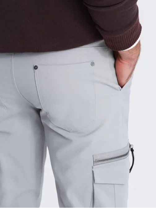 Sivé športové nohavice pre mužov v3 om-pacg-0196