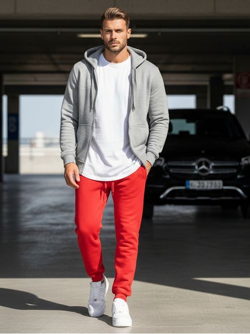 Červené tepláky v jednoduchom prevedení