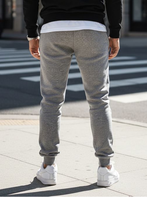 Štýlové tepláky v svetlošedej farbe