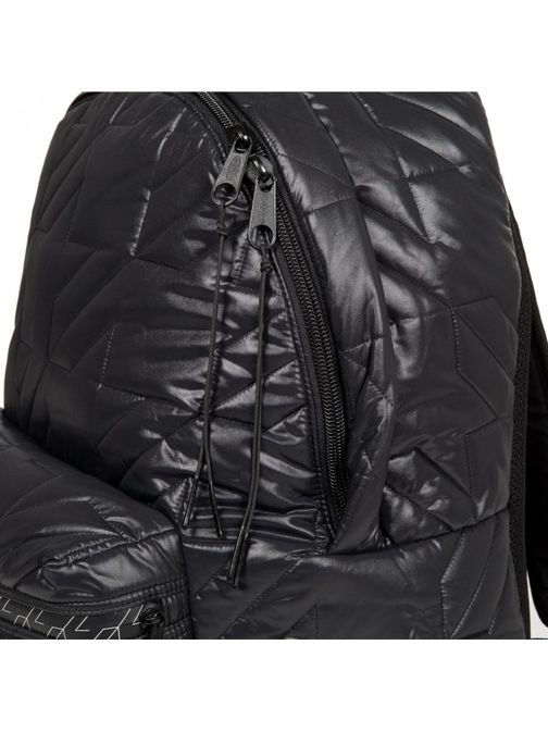 Tmavý ruksak EASTPAK PUFFA PADDED