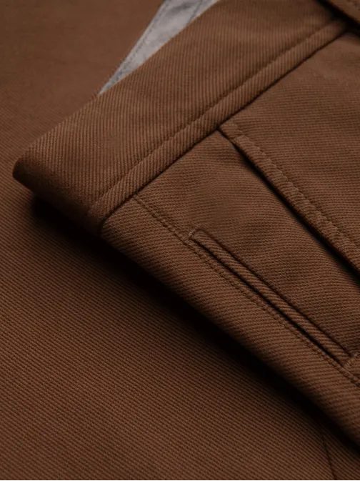 Chinos karamelové nohavice klasického strihu s jemnou textúrou V3 PACP-0190