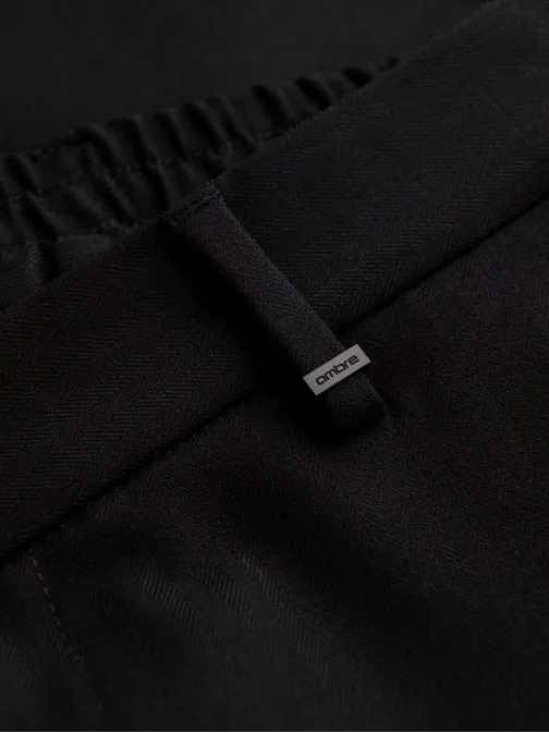 Pánske čierne chinos nohavice s elastickým pásom  V3 PACP-0158