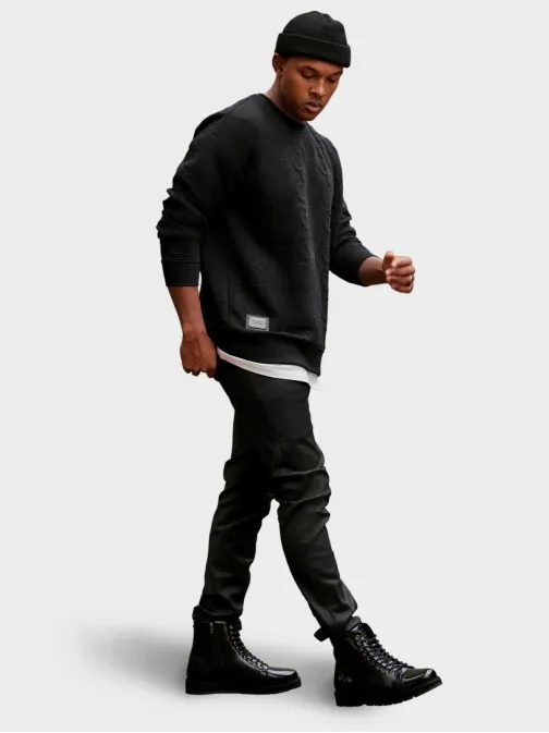 Pútavá čierna mikina  s výraznými písmenami V1 SSNZ-0164