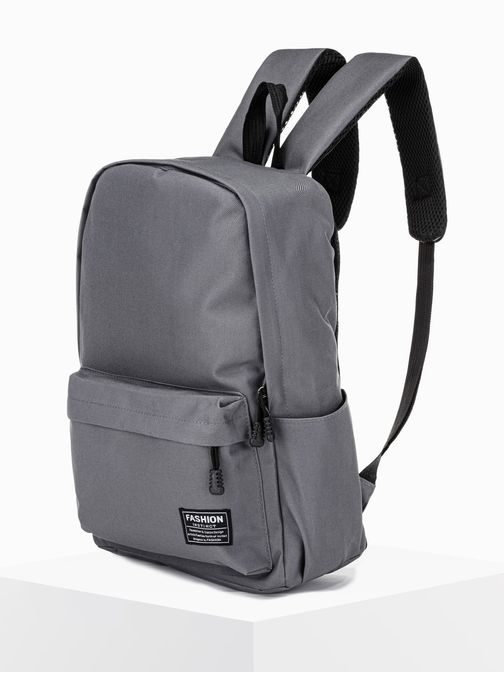 Nádherný ruksak v šedej farbe A276