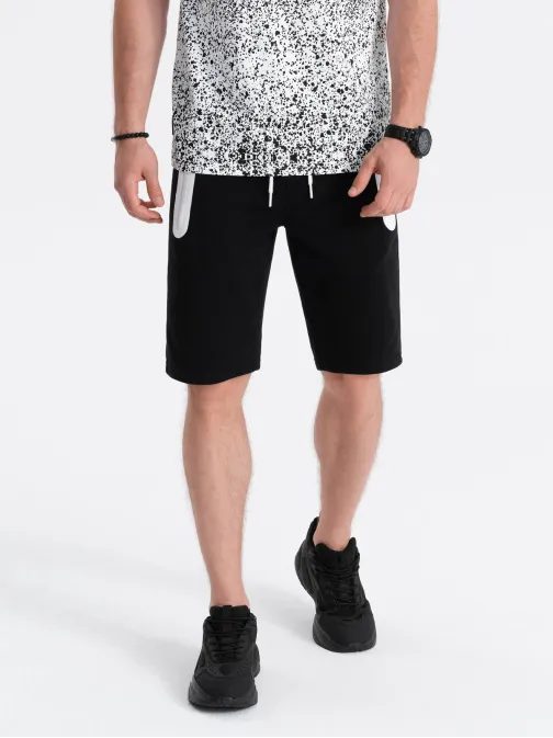 Štýlové čierne kraťasy W239