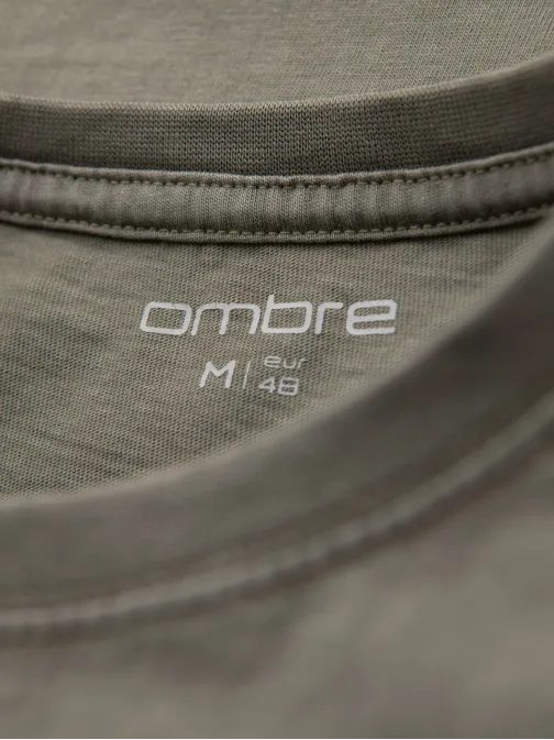 Pánske olivové tričko s trendy nápisom V2 TSFP-0225