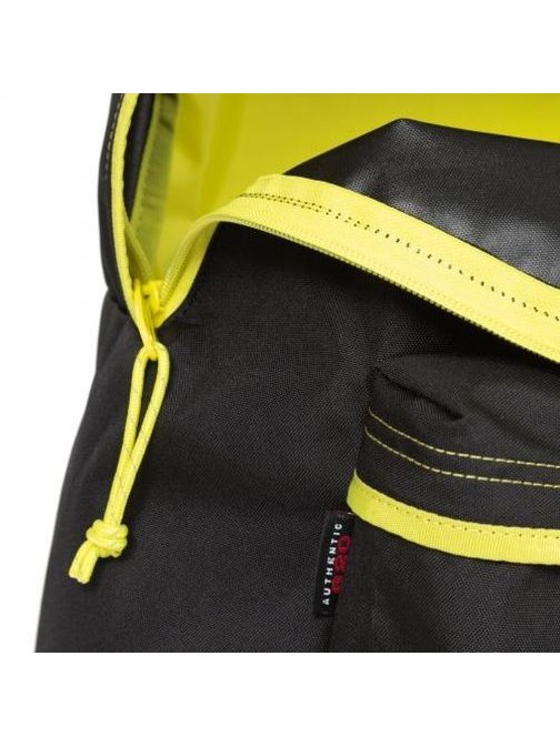 Trendový čierny ruksak Eastpak Kontrast Lime