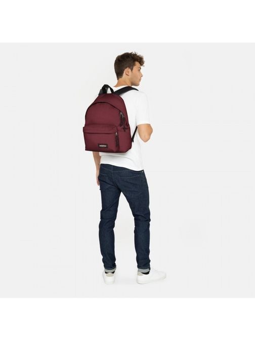 Pohodlný vínový ruksak EASTPAK PADDED PAK'R