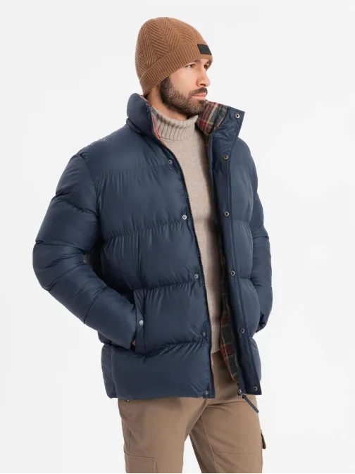 Zimná tmavomodrá bunda s károvanou podšívkou V1 JAHP-0205