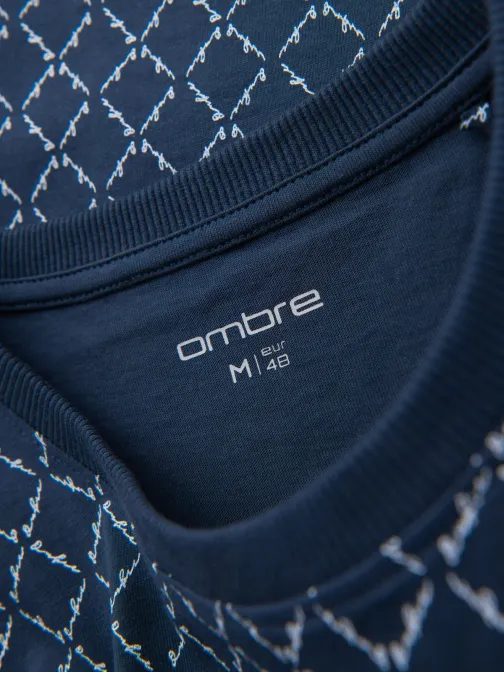 Pánske tmavomodré tričko s trendy potlačou V1 TSFP-0250