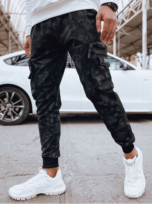 Kapsáčové čierne nohavice v maskáčovom prevedení