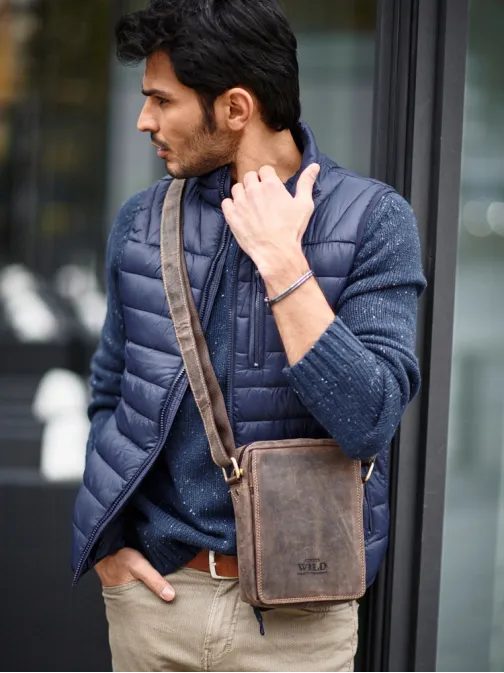 Moderná hnedá kožená taška pre pánov