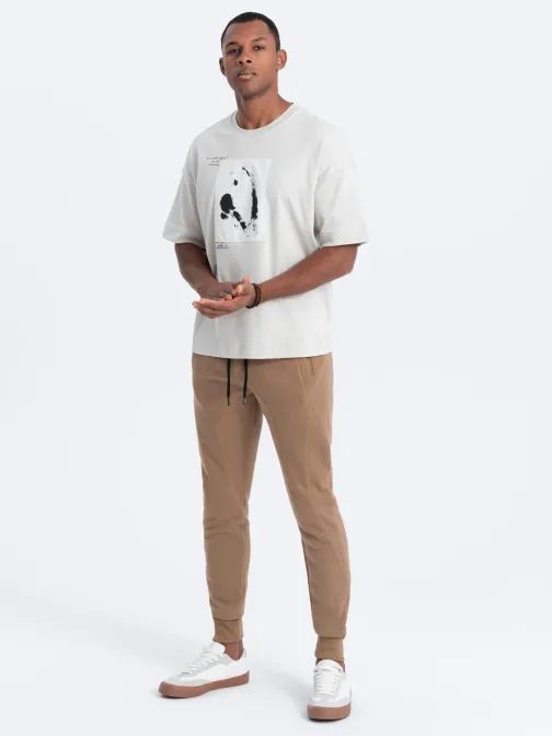 Hnedé tepláky so zaujímavým prešívaním P867