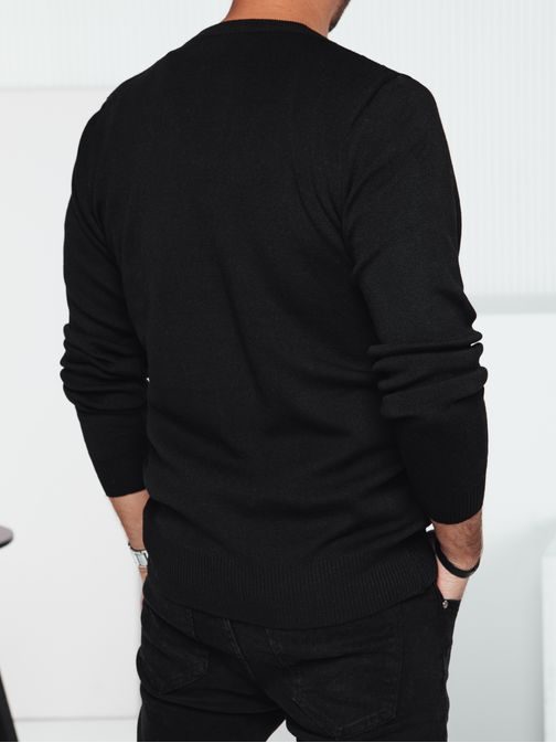 Módny čierny sveter s jedinečným vzorom