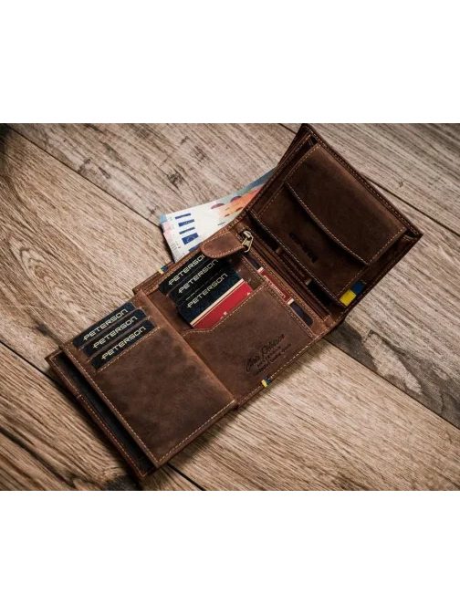 Moderná hnedá kožená peňaženka Peterson