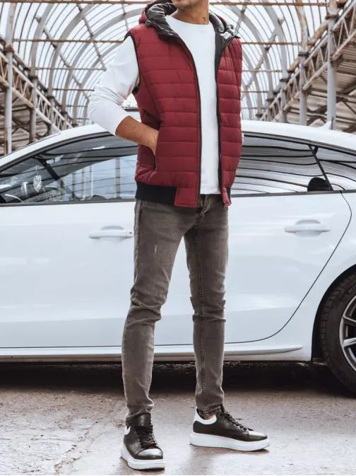 Trendová vesta s kapucňou v bordovej farbe