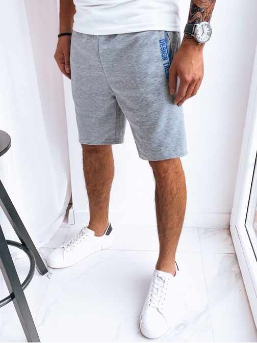 Sivé kraťasy pre pánov s nápisom