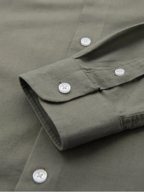 Khaki ľanová košeľa so stojačikom regular strih V6 K704