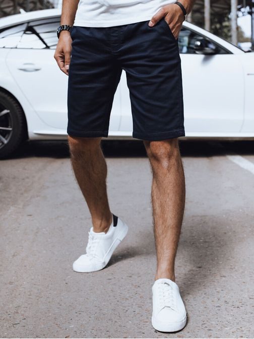 Moderné granátové látkové kraťasy