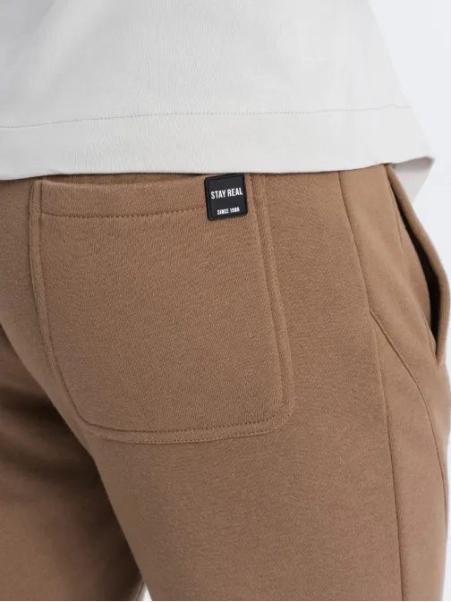 Hnedé tepláky so zaujímavým prešívaním P867