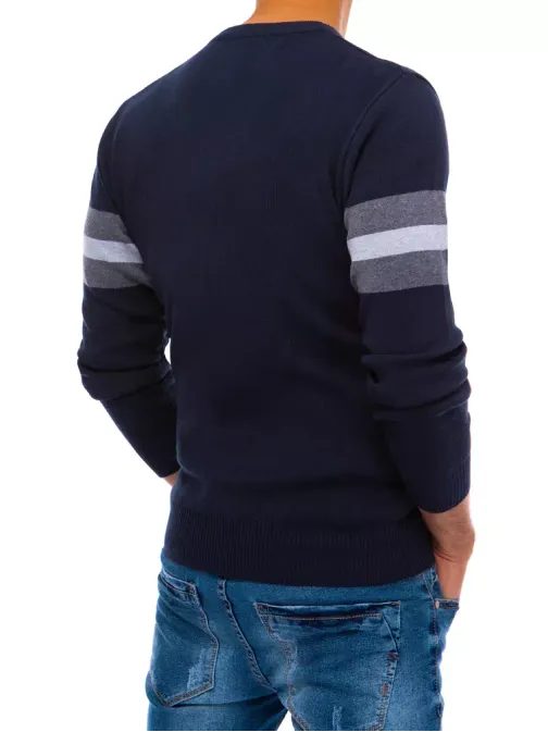 Moderný sveter v granátovej farbe