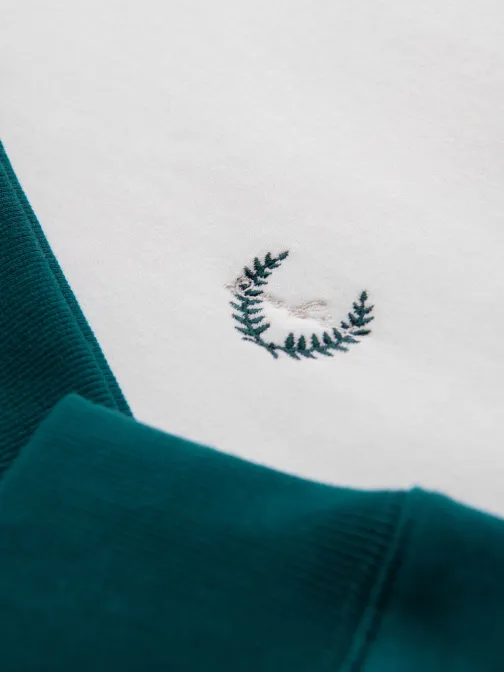 Moderná bielo-zelená mikina bez kapucne V1 SSNZ-0239