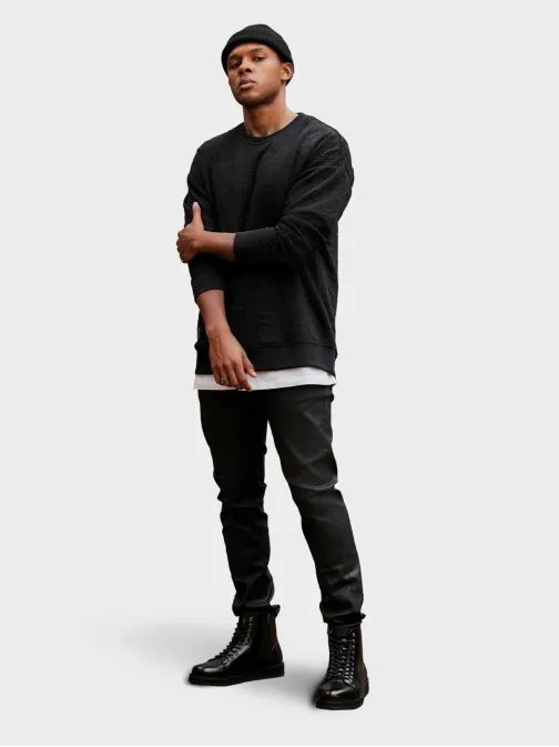 Pútavá čierna mikina  s výraznými písmenami V1 SSNZ-0164