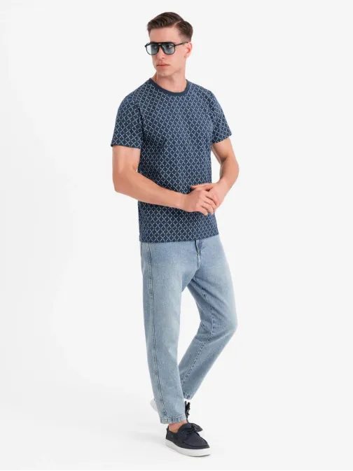 Pánske tmavomodré tričko s trendy potlačou V1 TSFP-0250