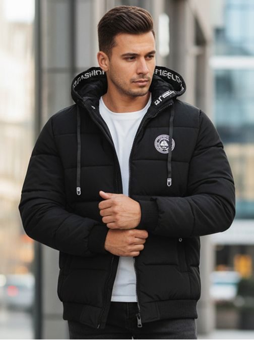 Trendy zimná bunda s kapucňou v čiernom prevedení