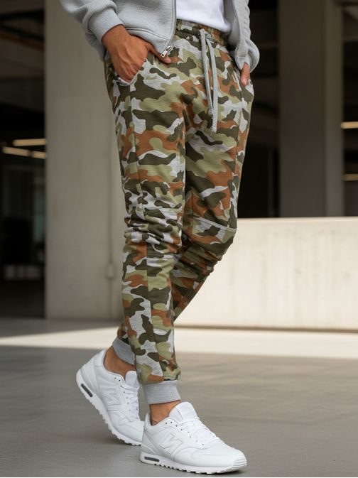 Zelené maskáčové tepláky v modernom prevedení