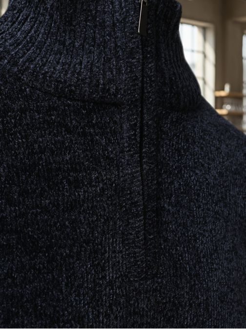 Trendy modrý sveter pre mužov na zips