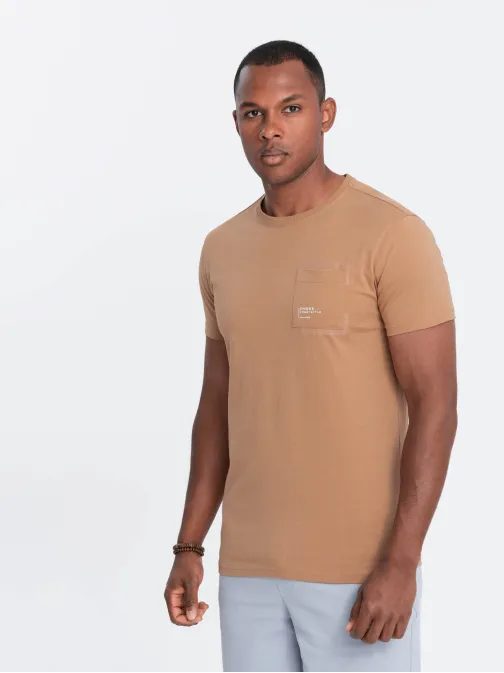 Zaujímavé tričko s ozdobným vreckom svetlo hnedé V7 TSPT-0154