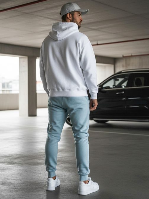 Blankytne modré tepláky v jednoduchom prevedení