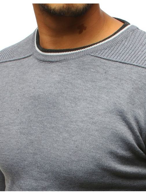 Šedý sveter s ozdobným lemom