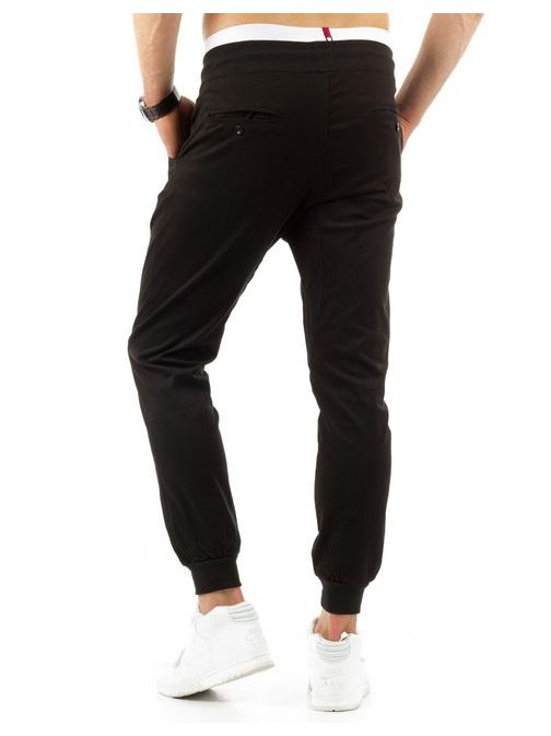 Chino nohavice v čiernej farbe