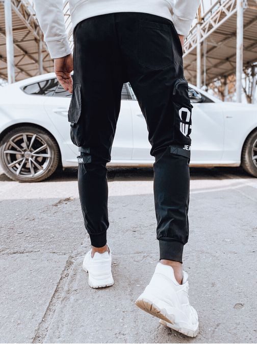 Pútavé čierne kapsáčové joggery