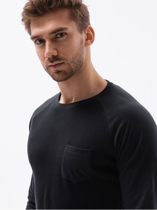 Pohodlné čierne tričko s dlhým rukávom L137
