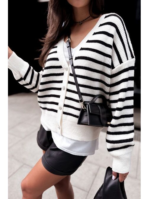 Pruhovaný dámsky sveter ladený do biela Breezy