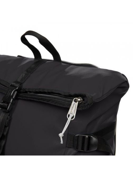 Originálny čierny ruksak Eastpak Maclo Bike Tarp