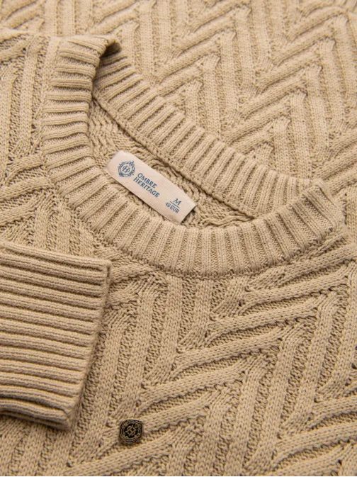 Pletený pánsky béžový sveter v elegantnom prevedení V1 OM-SWSW-0147